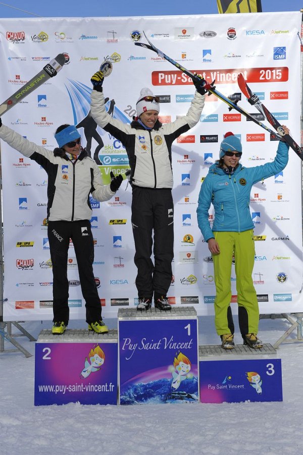 4-competition-Podium-Dames-de-la-course-individuelle--Mollaret-argent---Roux-or--Fietcher-bronze---Photo-C-Mansiot.JPG